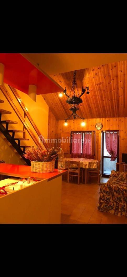 Appartamento in vendita a Ventasso