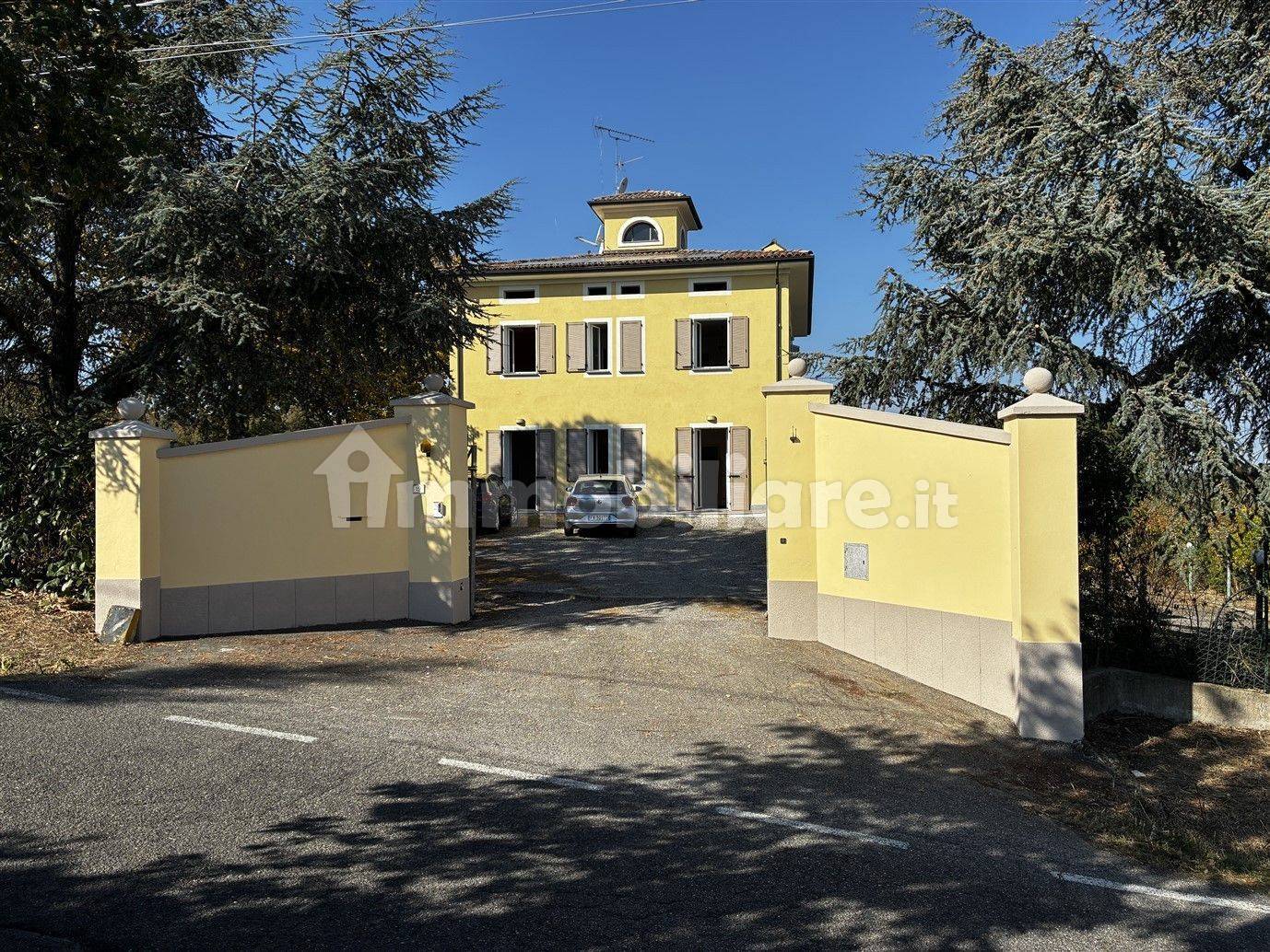 Villa in vendita a Felino