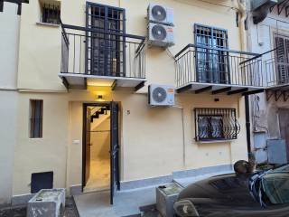 3-room flat piazzetta Caldomai, Tribunale, Palermo