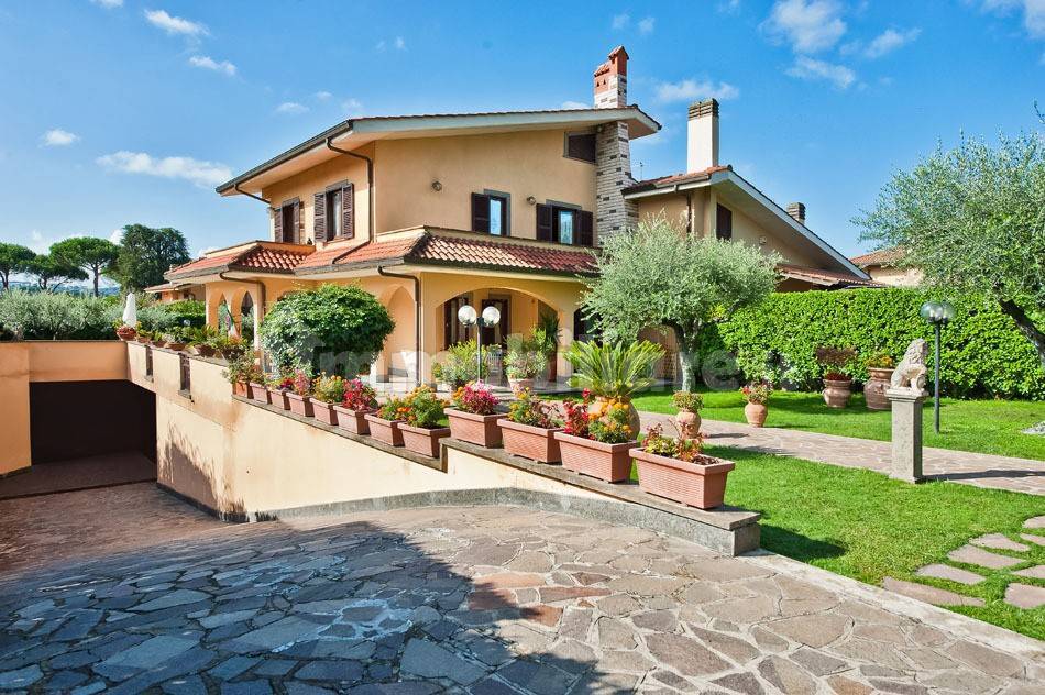 Villa in vendita a Grottaferrata