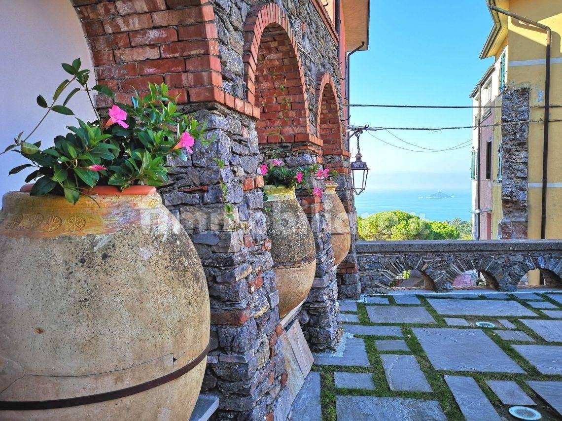 Casa indipendente in vendita a Ameglia