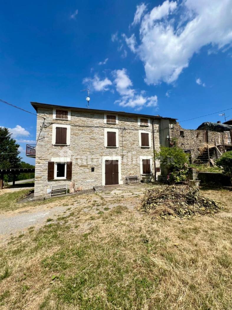 Rustico - Casale in vendita a Varsi