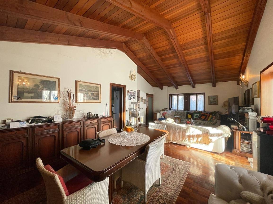 Villa in vendita a Castelnuovo del Garda