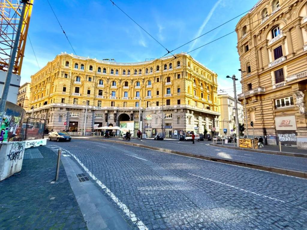 Vendita Appartamento Napoli. Bilocale in piazza Nicola Amore 10. Ottimo ...