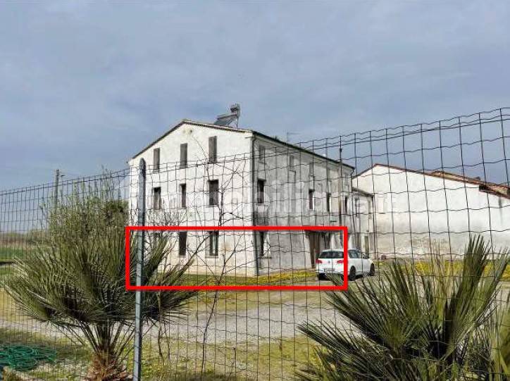 Palazzo - Stabile in vendita a Borgo Mantovano