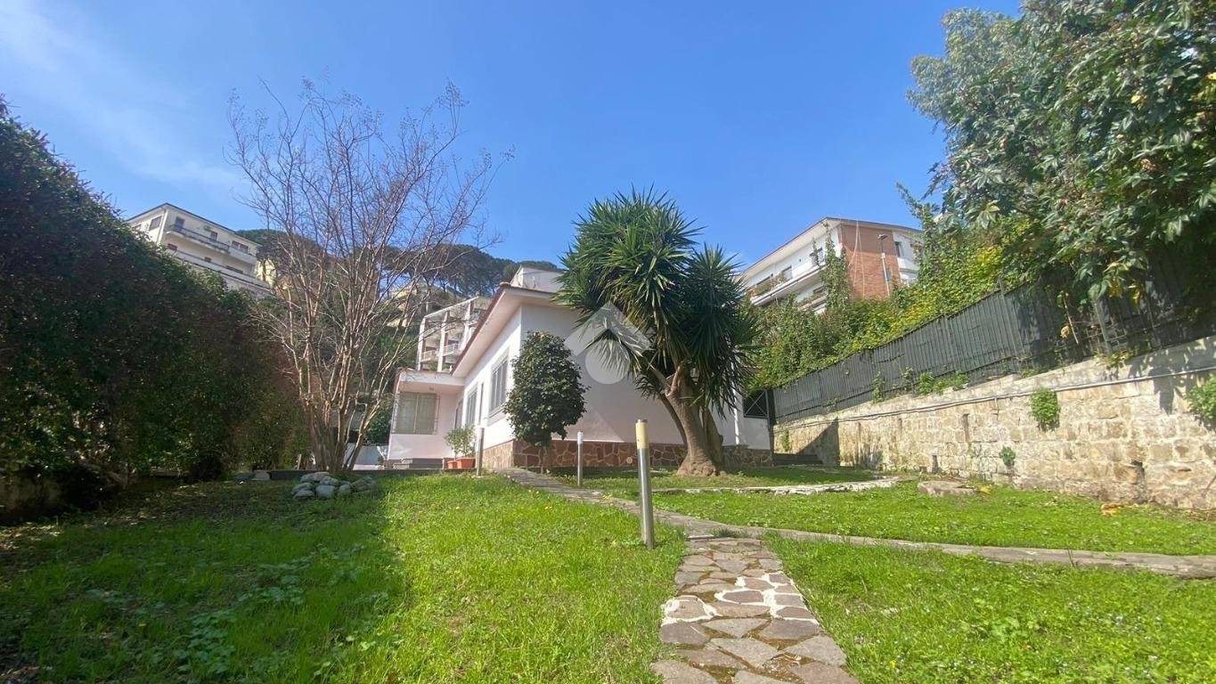 Appartamento in affitto a Napoli