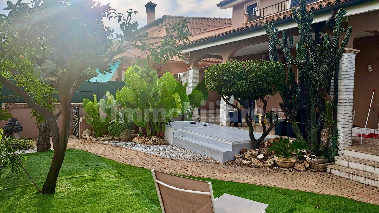 Villa in vendita a Pomezia