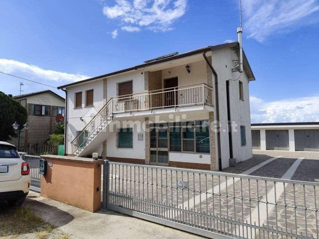 Villa in vendita a Jolanda di Savoia