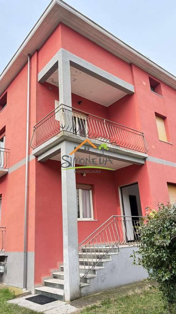 Villa in vendita a Oleggio