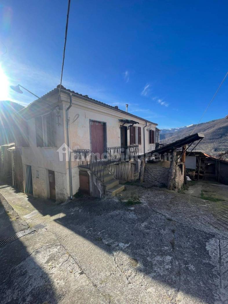 Rustico - Casale in vendita a Pieve di Teco