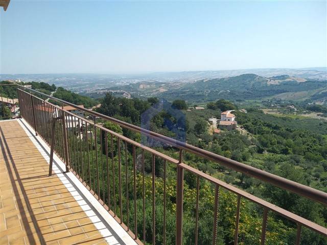 Appartamento in vendita a Archi