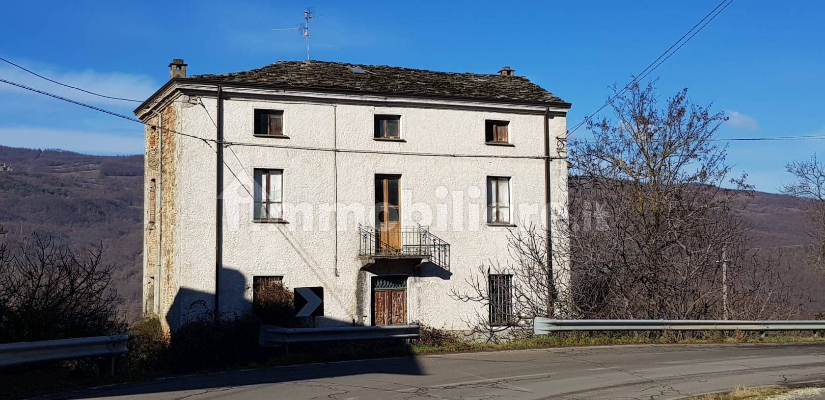 Rustico - Casale in vendita a Varsi