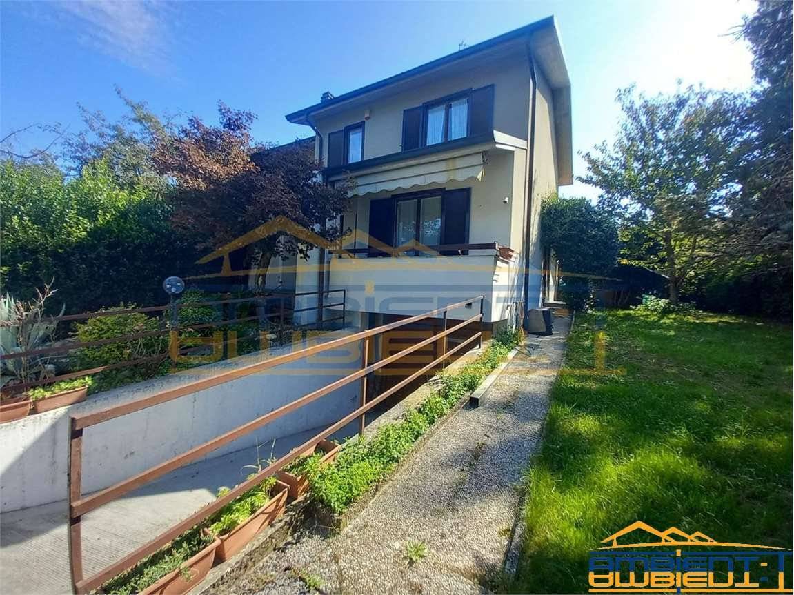 Villa in vendita a Bernareggio