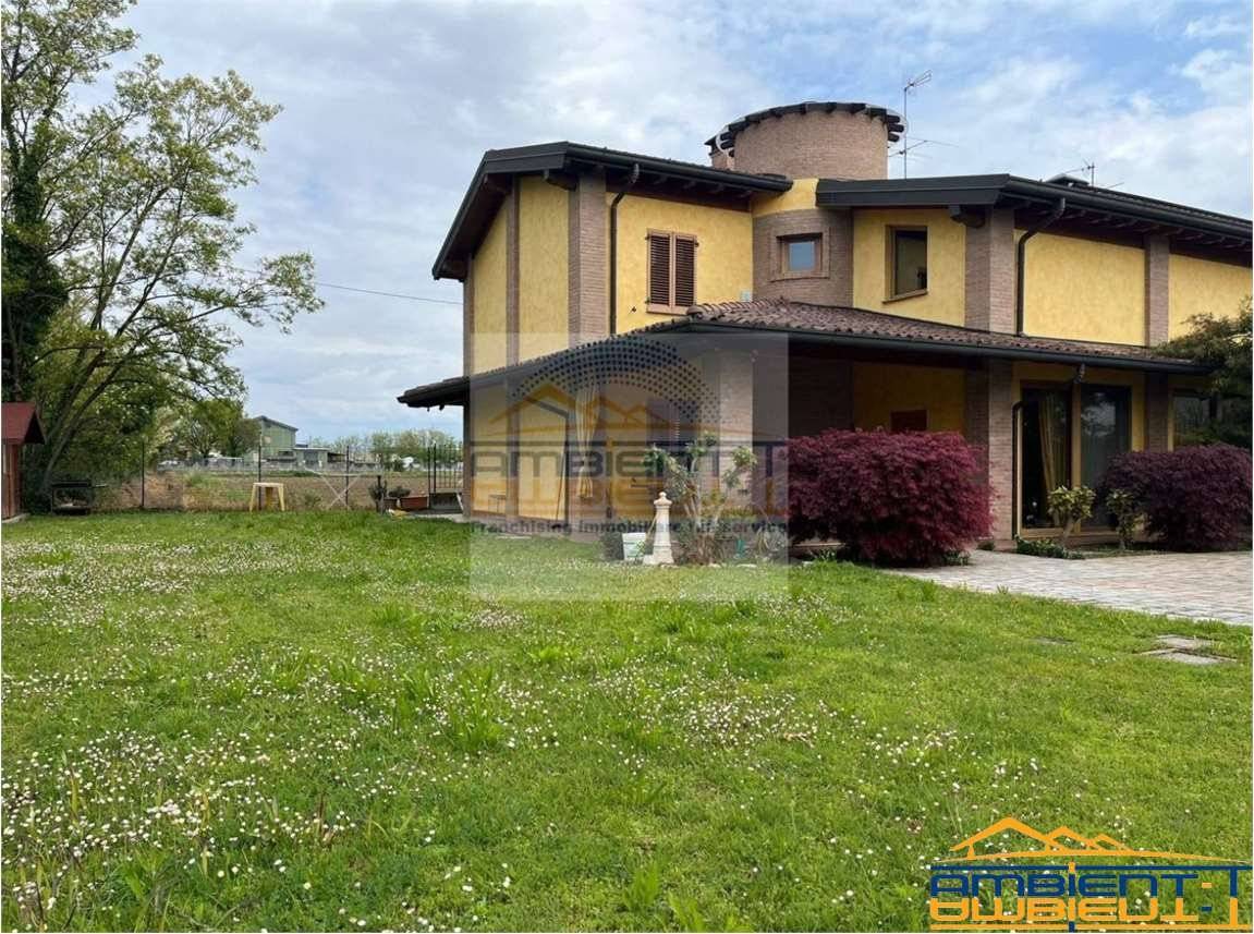 Villa in vendita a Fara Gera d'Adda