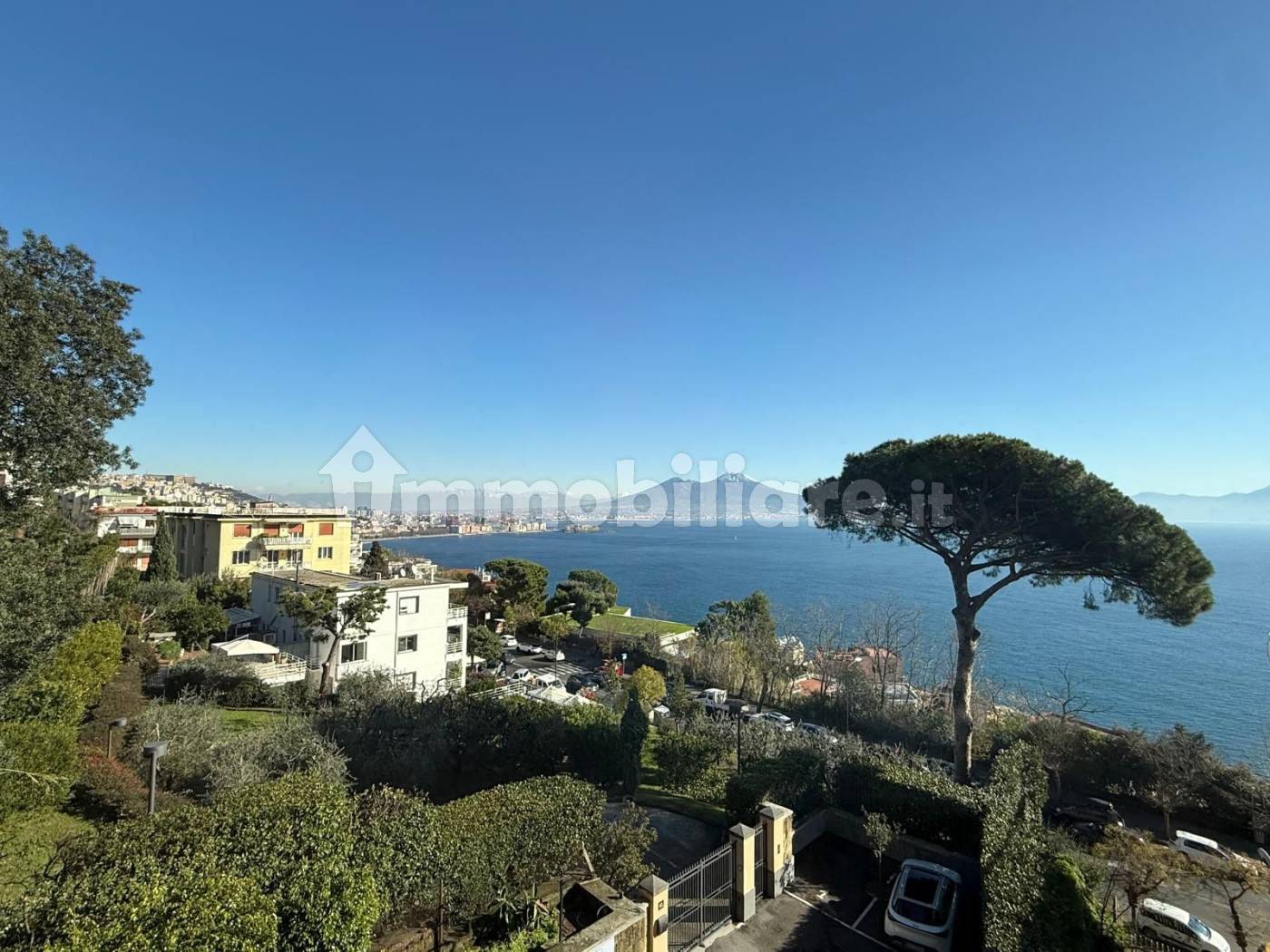 Appartamento in vendita a Napoli