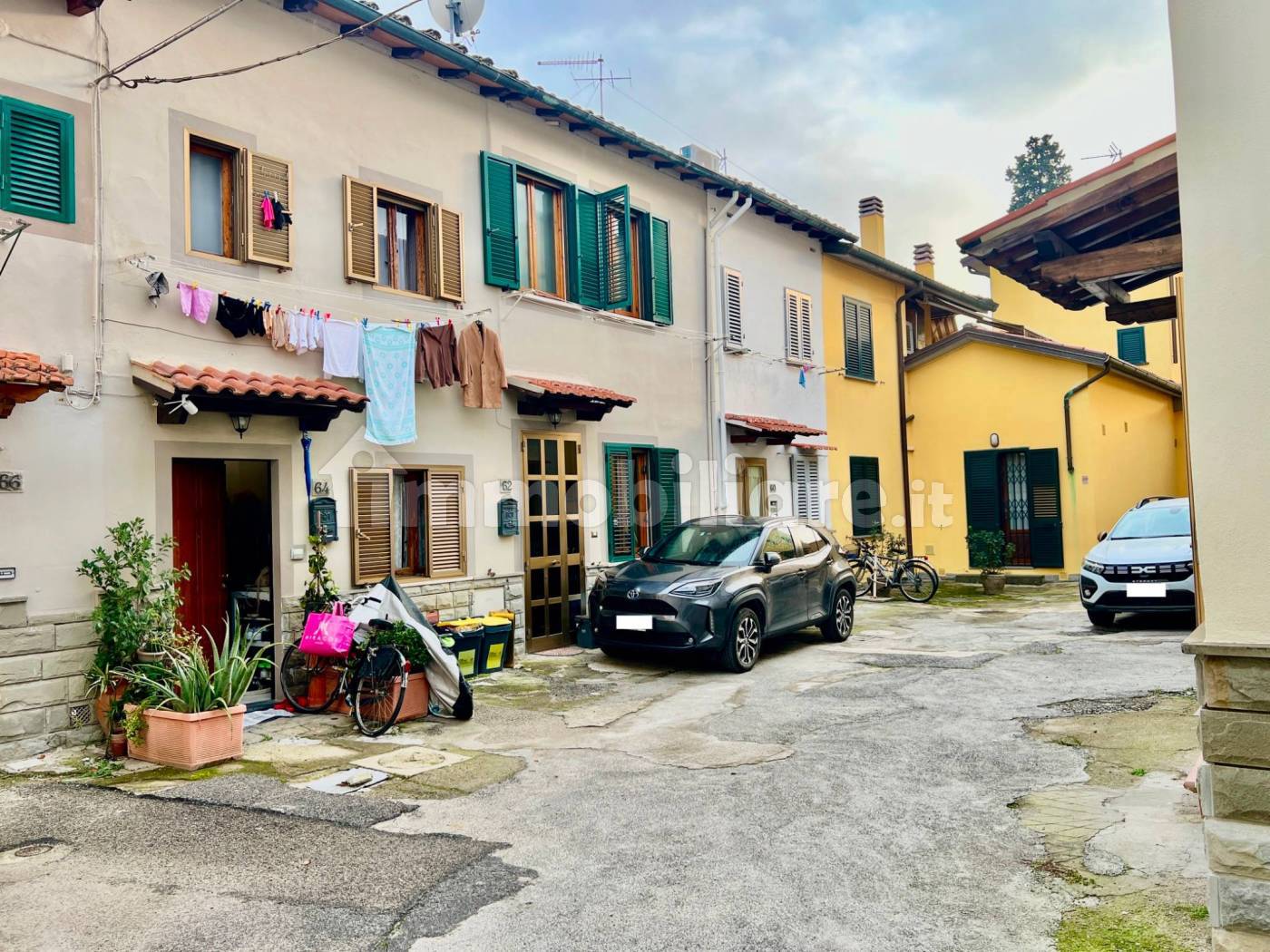 Casa indipendente in vendita a Campi Bisenzio