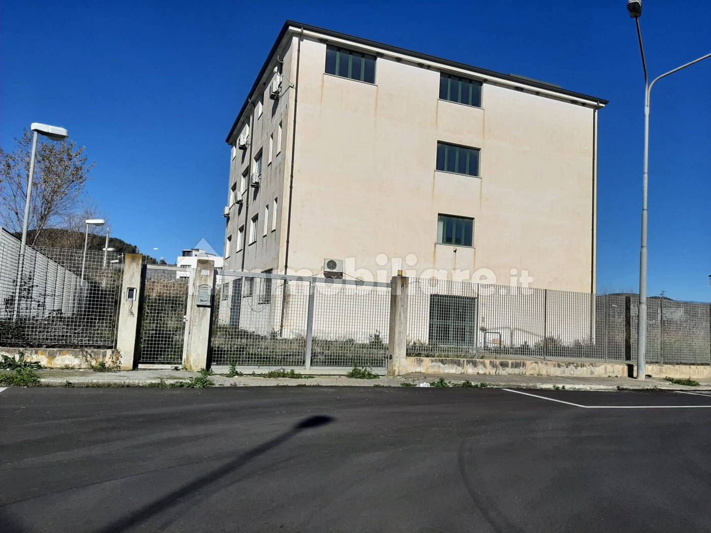 Palazzo - Edificio in vendita a Caraffa di Catanzaro