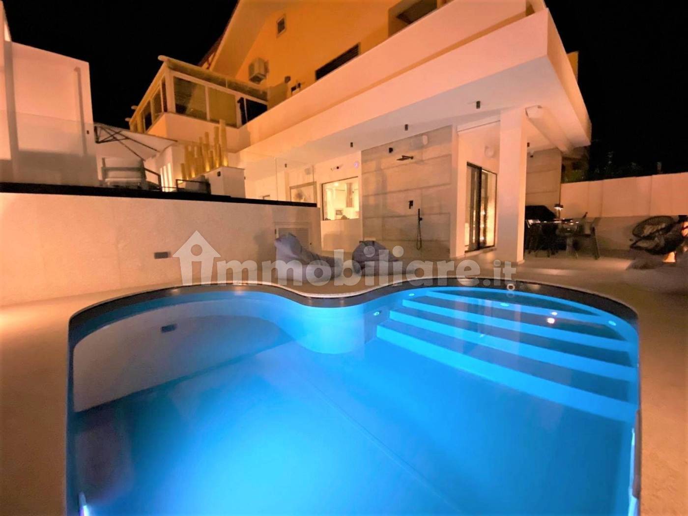 Villa in affitto a Soverato