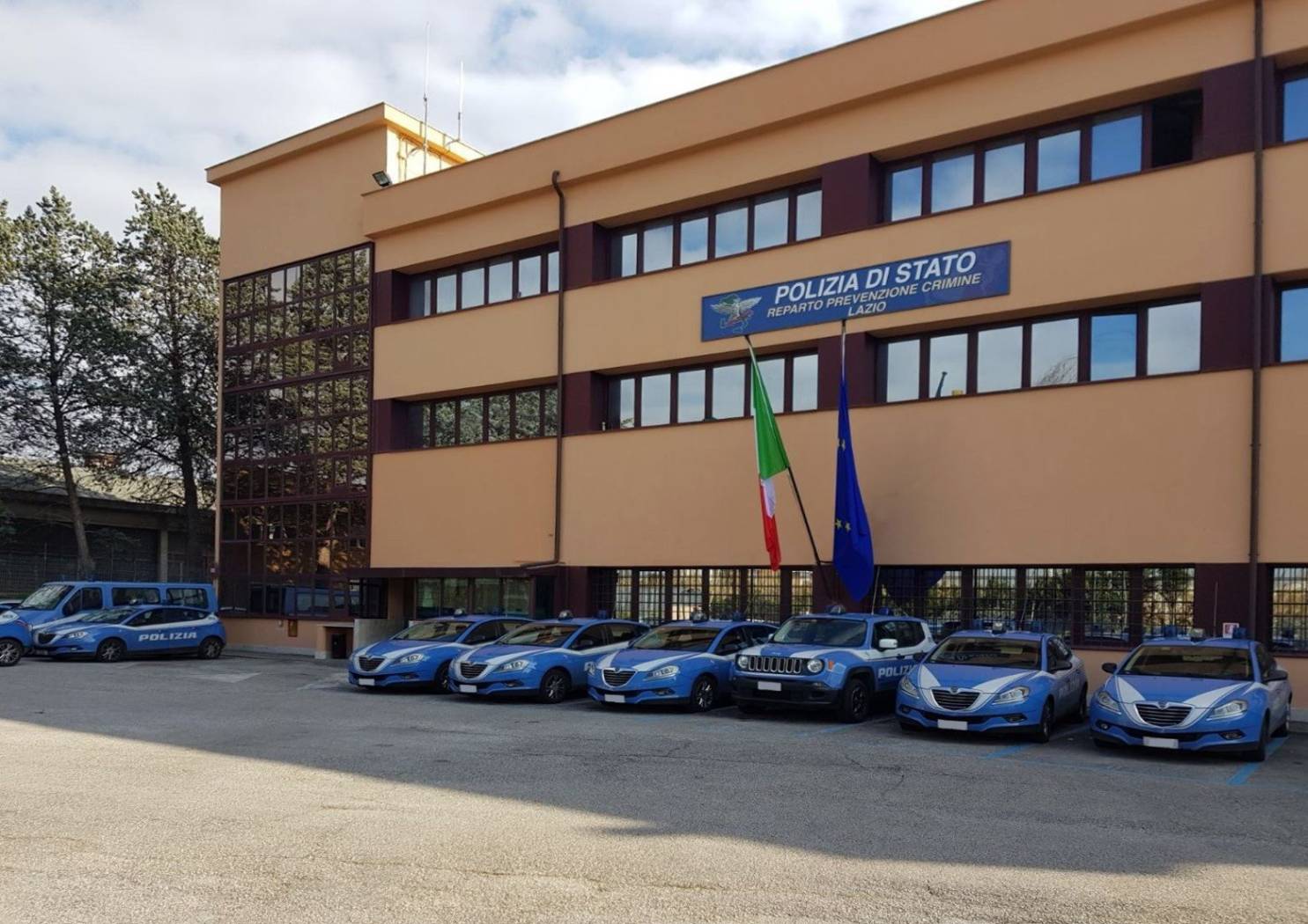 Palazzo - Edificio in vendita a Roma