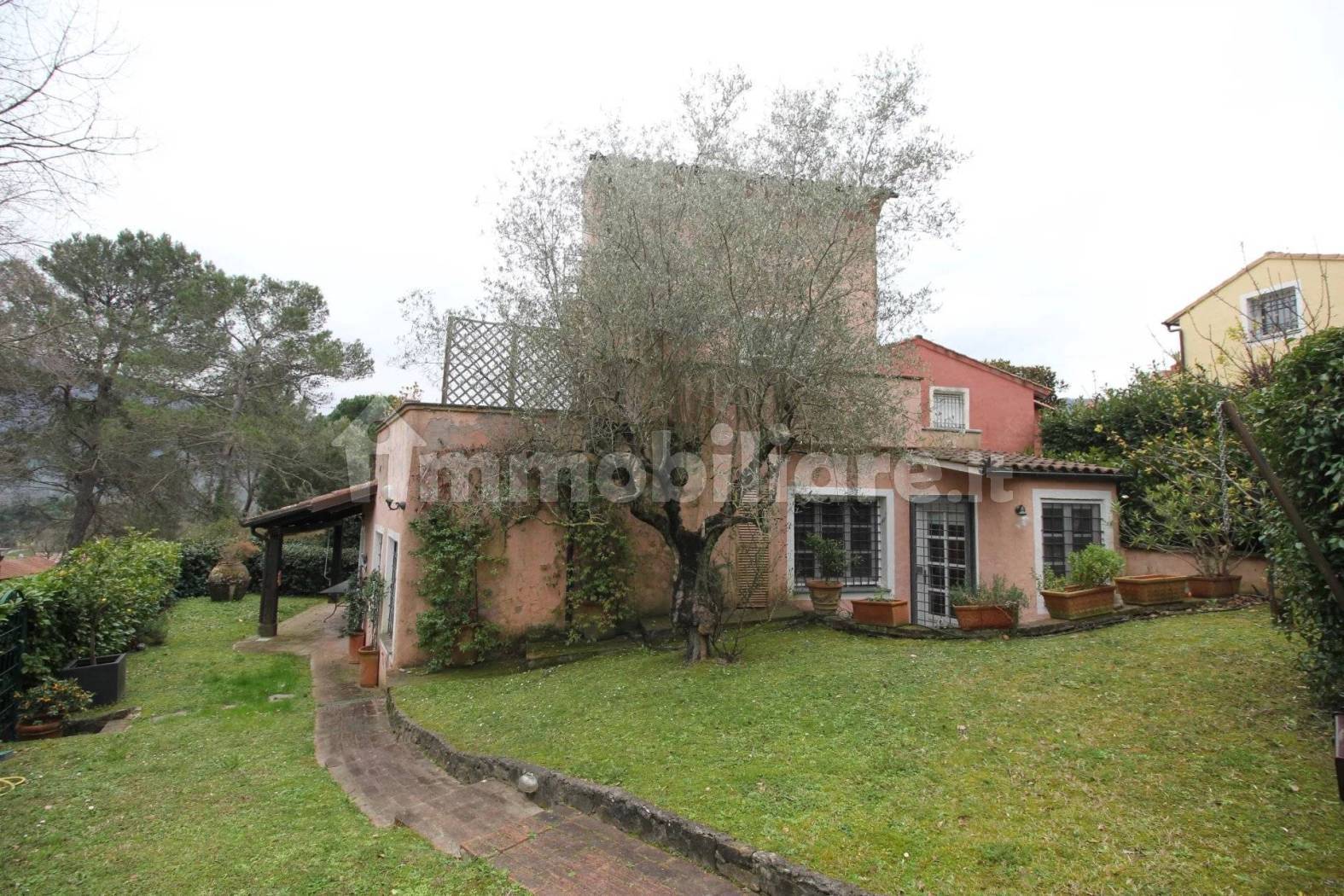 Villa in vendita a Garlenda