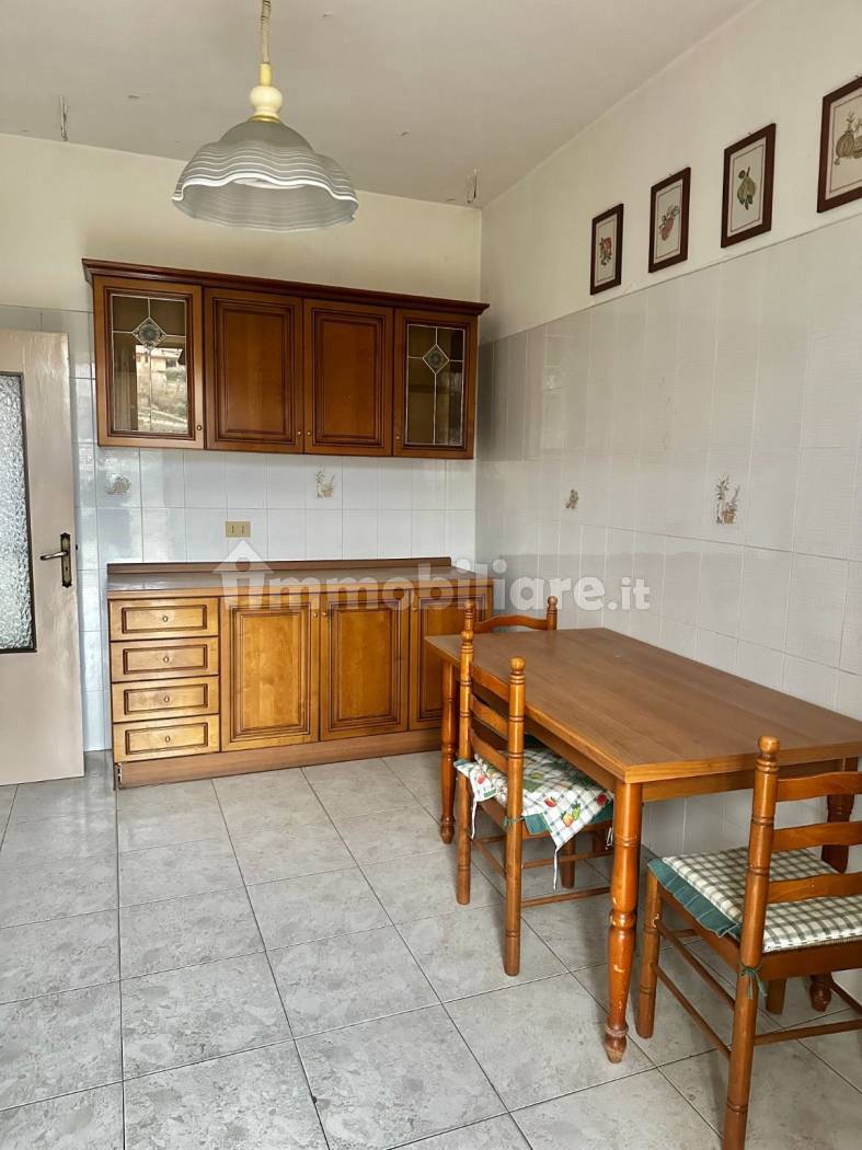 Appartamento in vendita a Caprarola