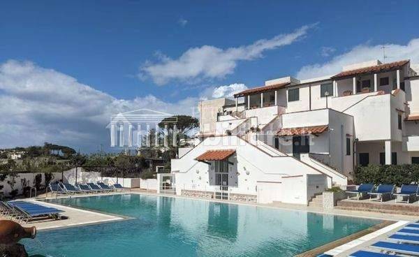 Appartamento in vendita a Forio