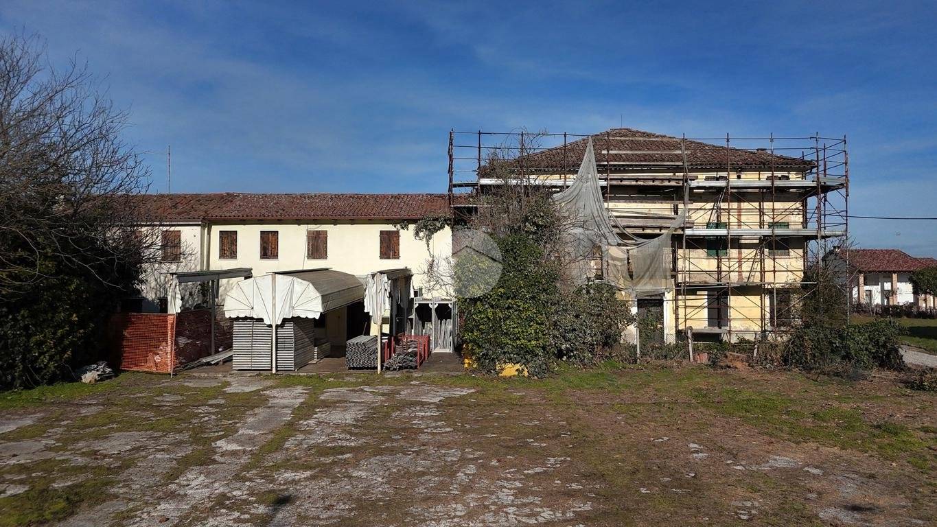 Rustico - Casale in vendita a Martellago
