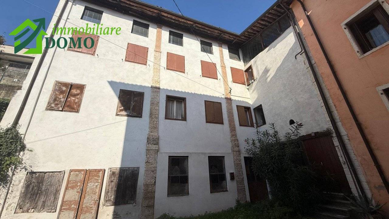 Palazzo - Edificio in vendita a Valdagno