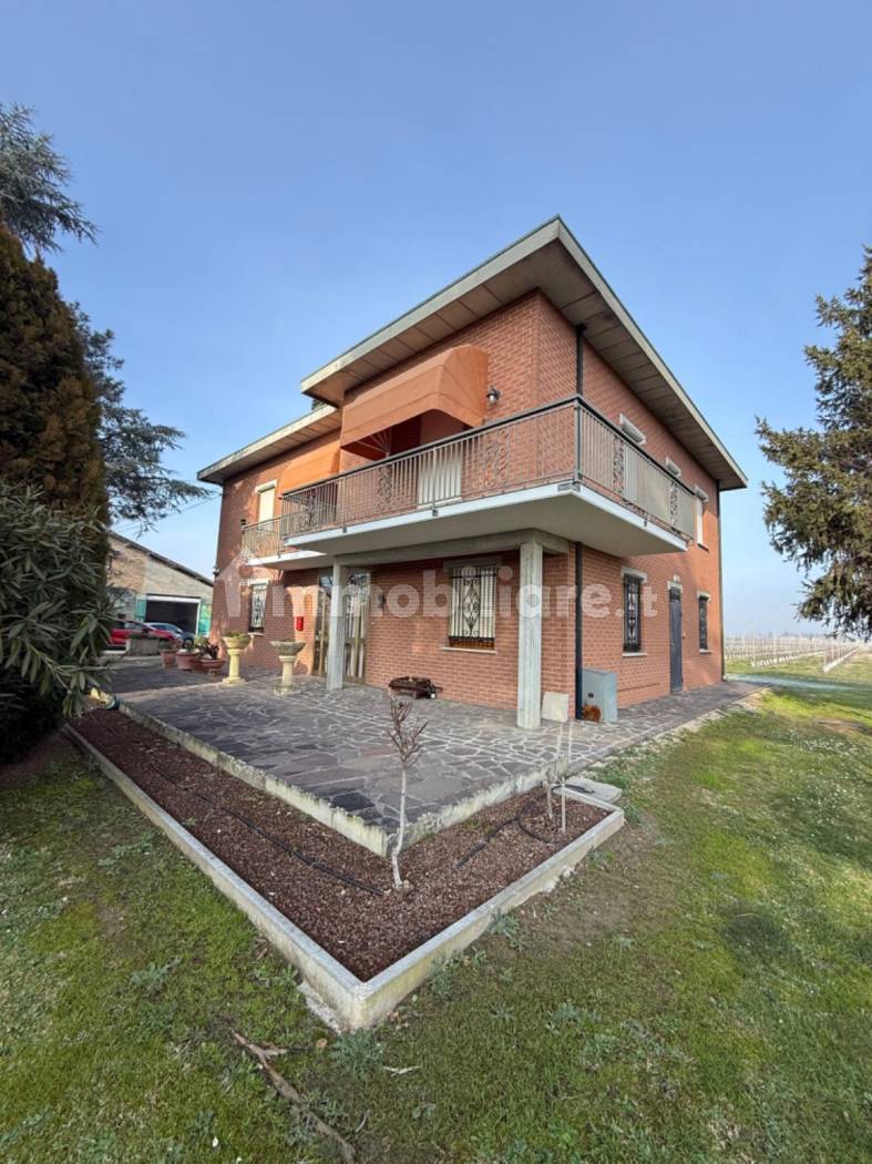 Casa indipendente in vendita a Cavezzo