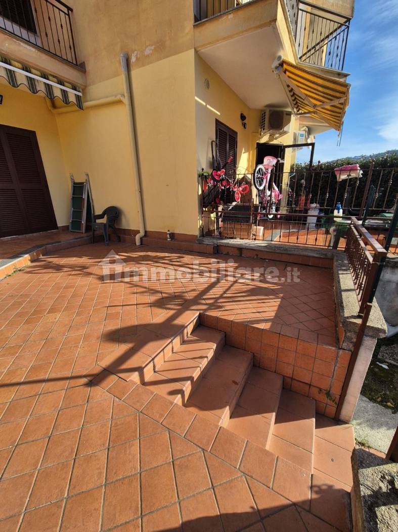 Appartamento in affitto a Laureana Cilento