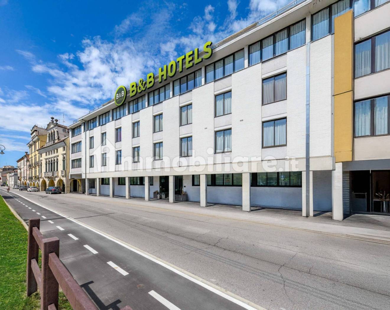 Palazzo - Edificio in vendita a Padova