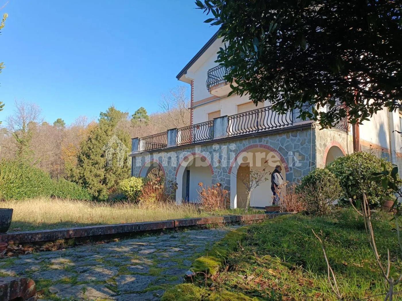 Villa in vendita a Varese Ligure