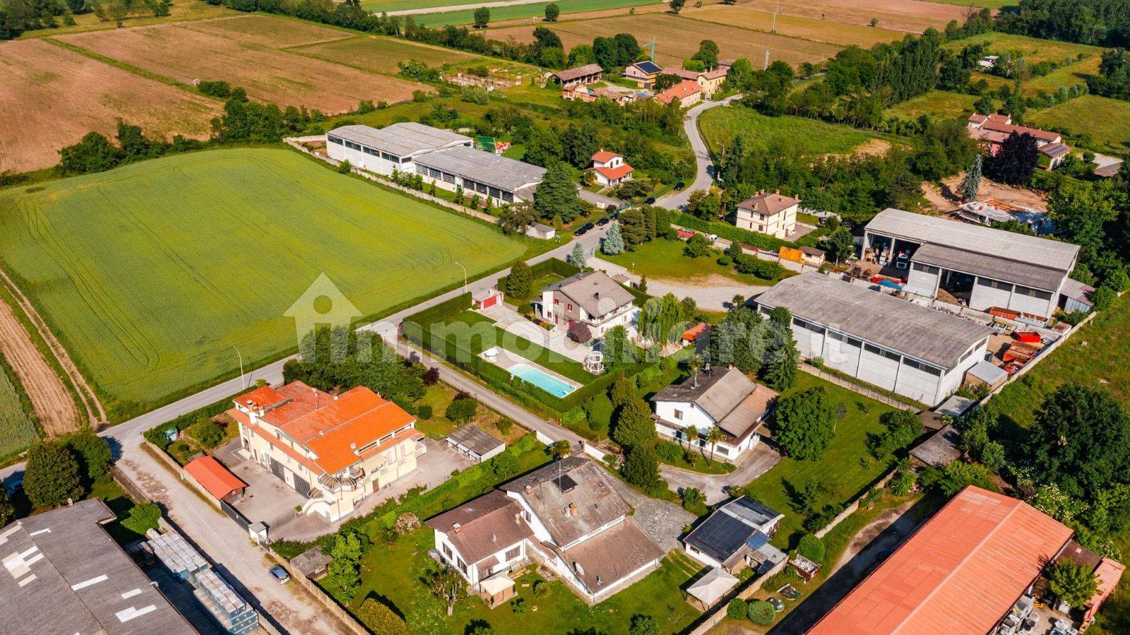 Villa in vendita a Robecco sul Naviglio