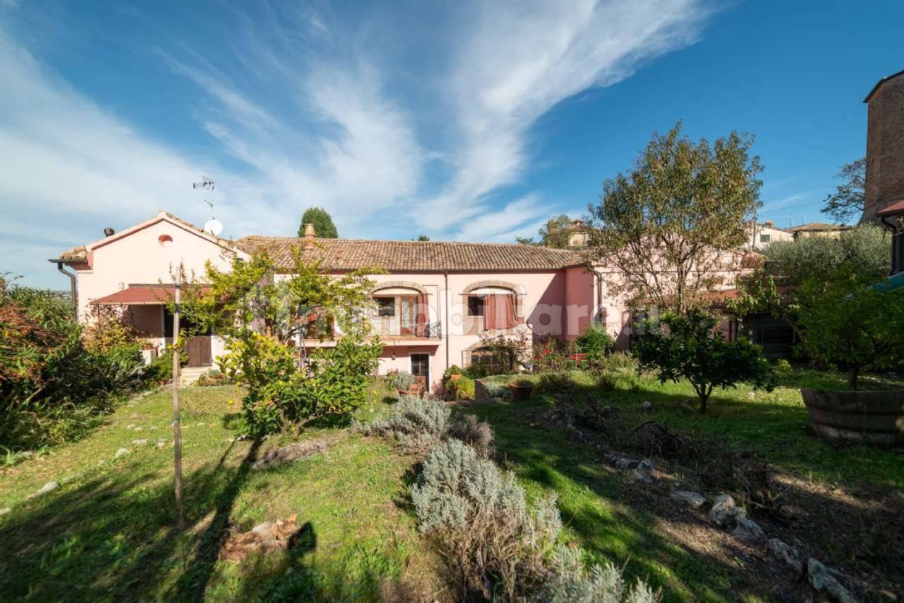 Palazzo - Edificio in vendita a Santarcangelo di Romagna