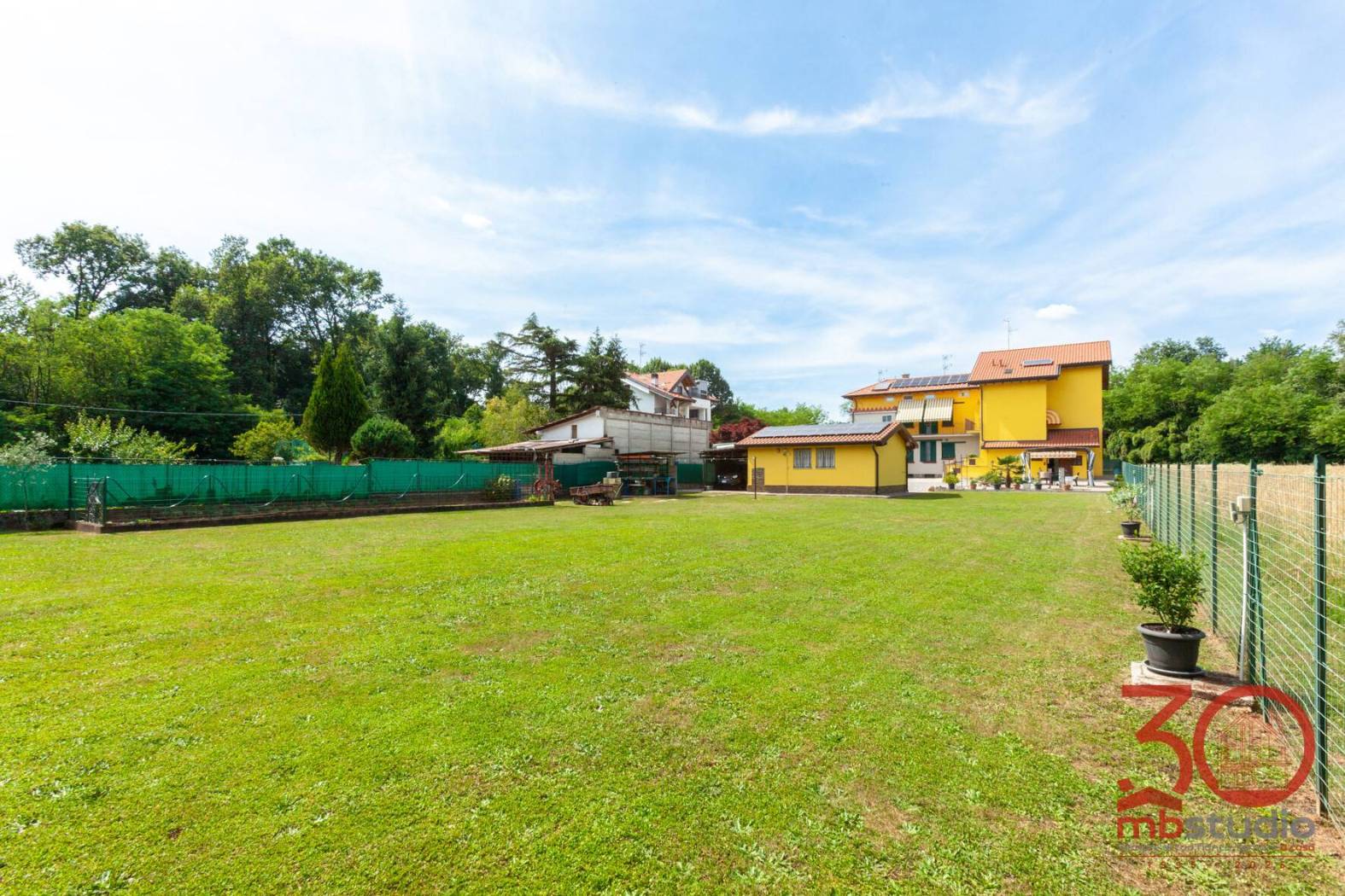 Appartamento in vendita a Locate Varesino