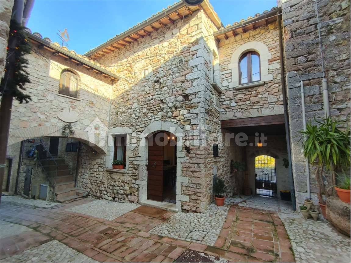 Casa indipendente in vendita a Acquasparta