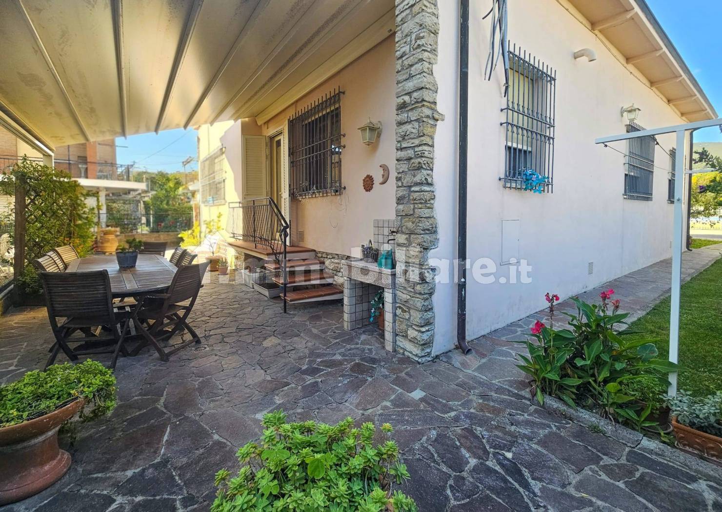 Villa in vendita a Cascina