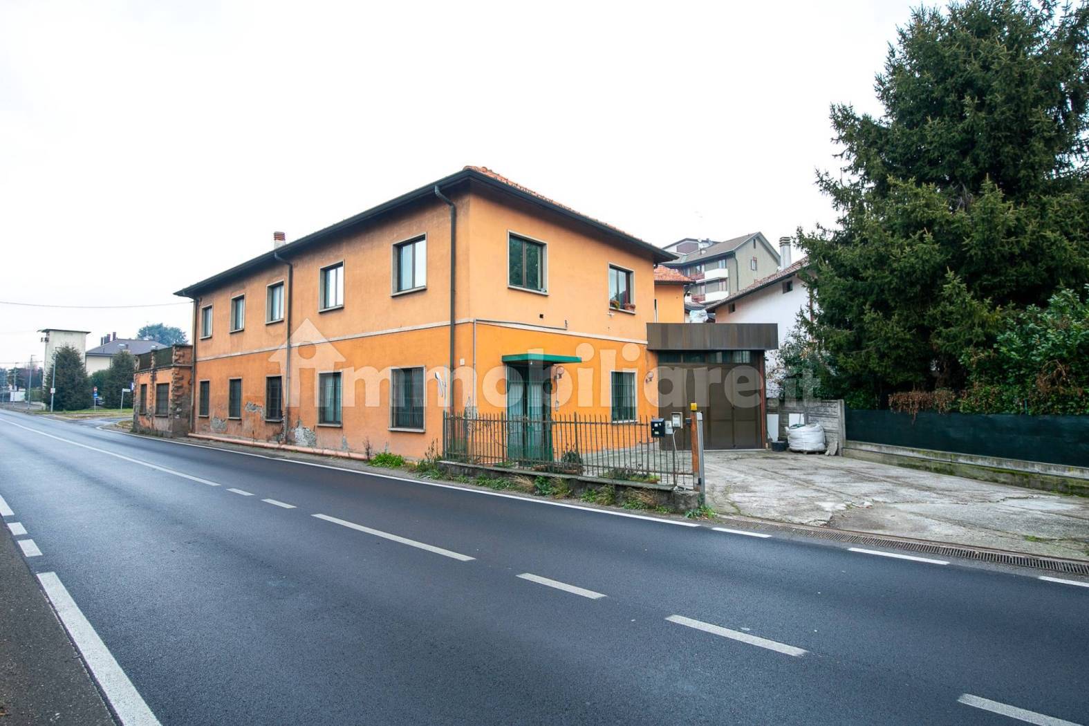 Palazzo - Edificio in vendita a Lomazzo