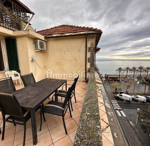 Attico - Mansarda in affitto a Finale Ligure