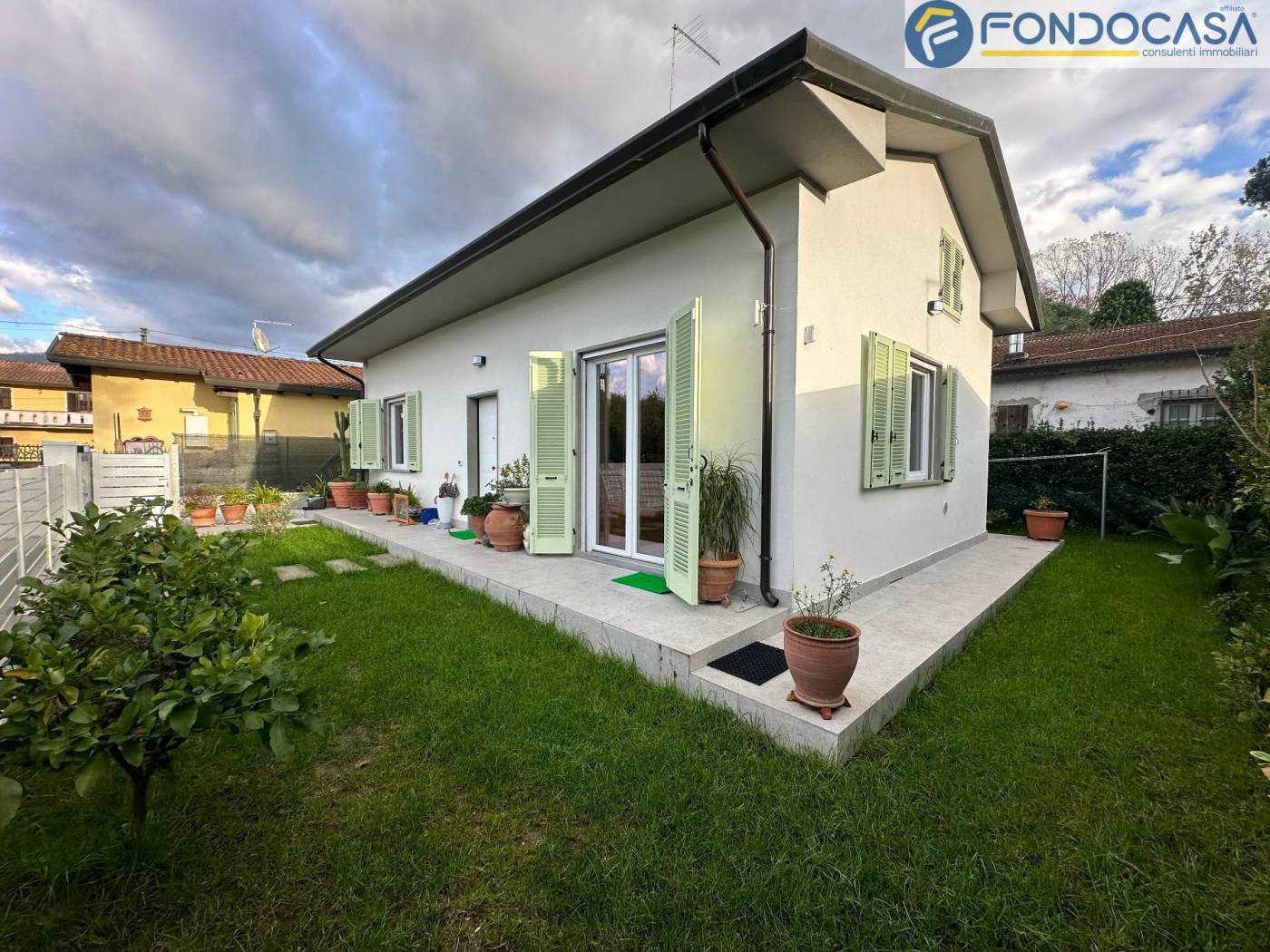 Casa indipendente in vendita a Massa