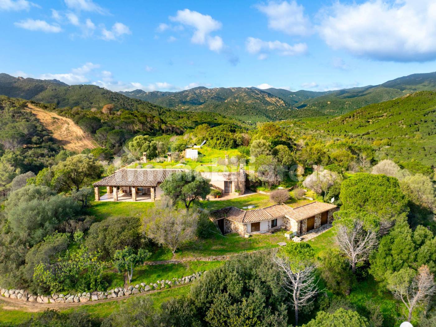 Rustico - Casale in vendita a Pula