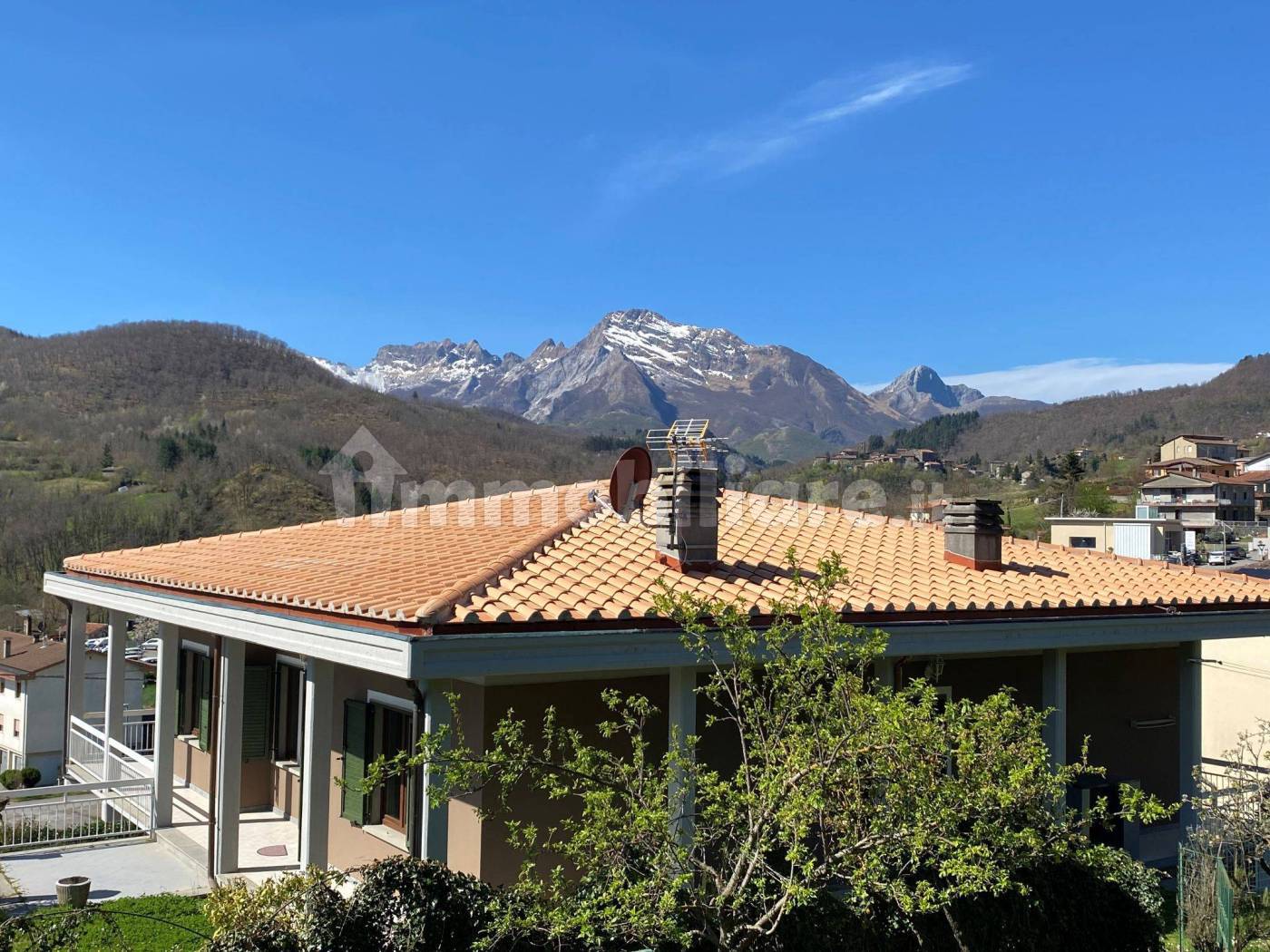 Villa in vendita a Piazza al Serchio