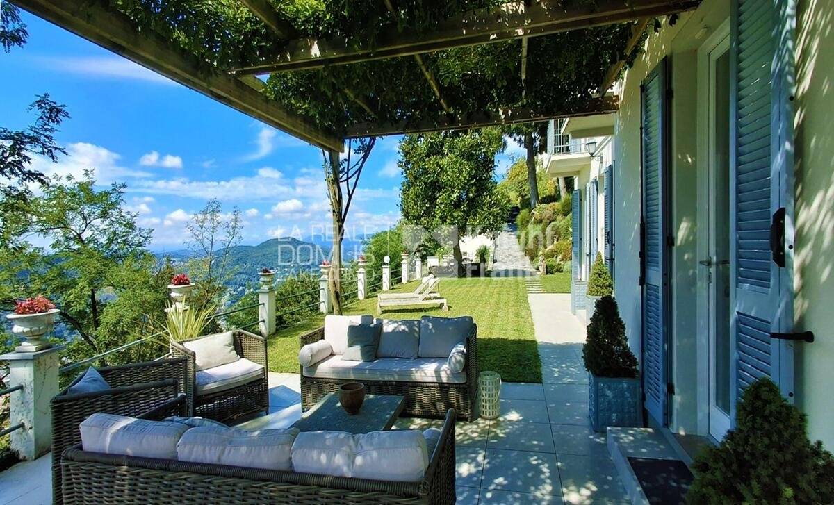 Villa in vendita a Como