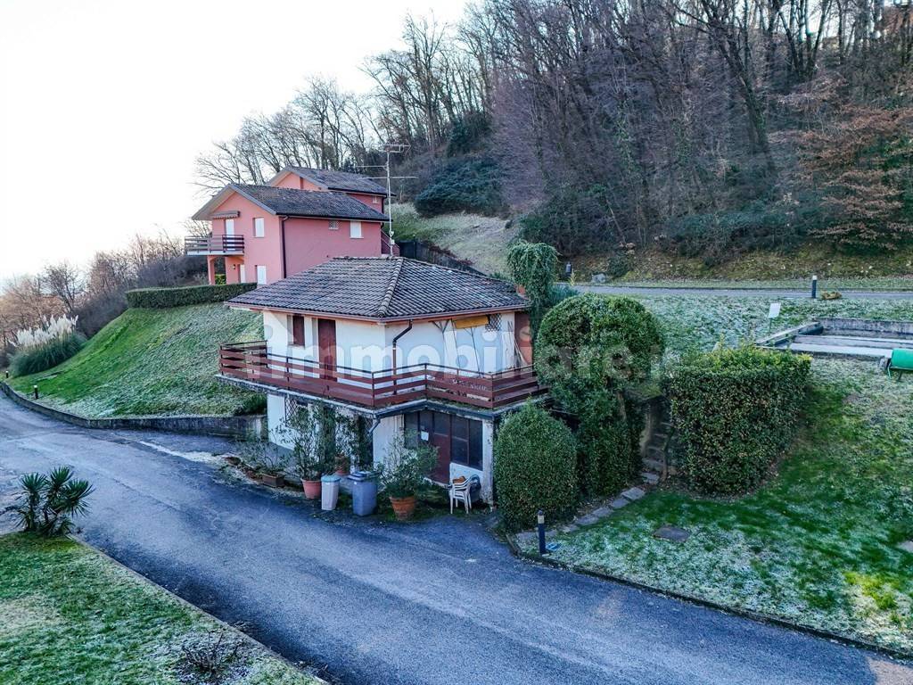 Casa indipendente in vendita a Padenghe sul Garda