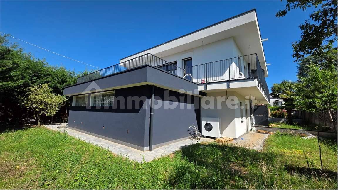 Villa in vendita a Lomazzo