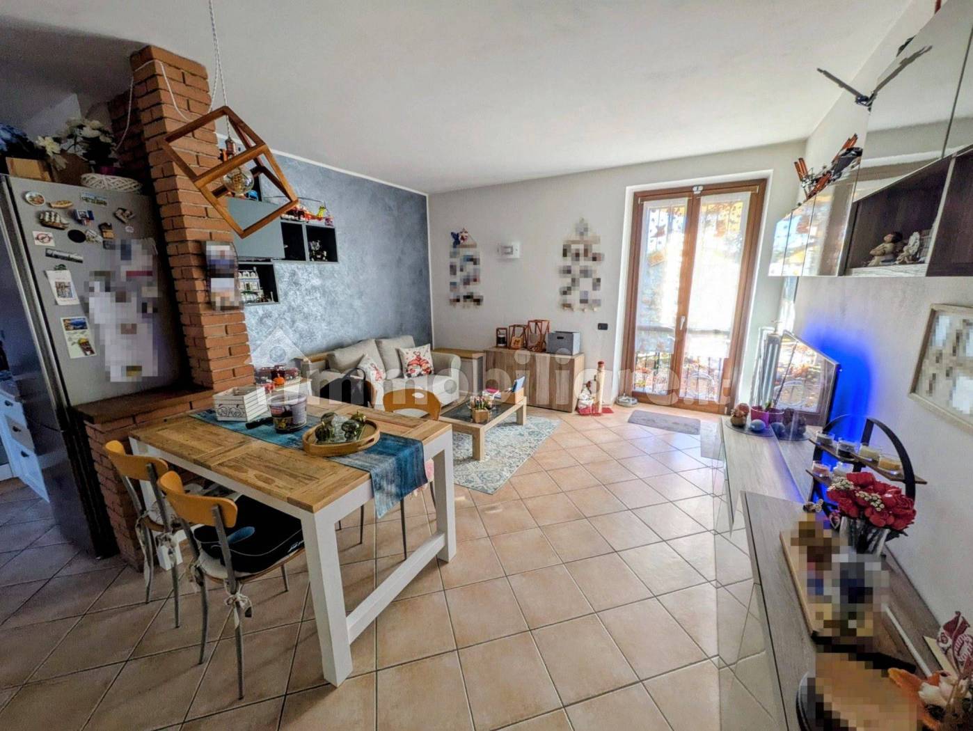 Appartamento in vendita a Angera