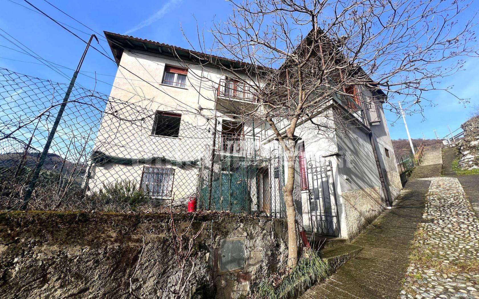 Casa indipendente in vendita a Parzanica