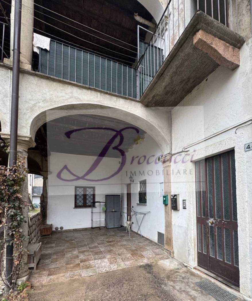 Appartamento in vendita a Bisuschio