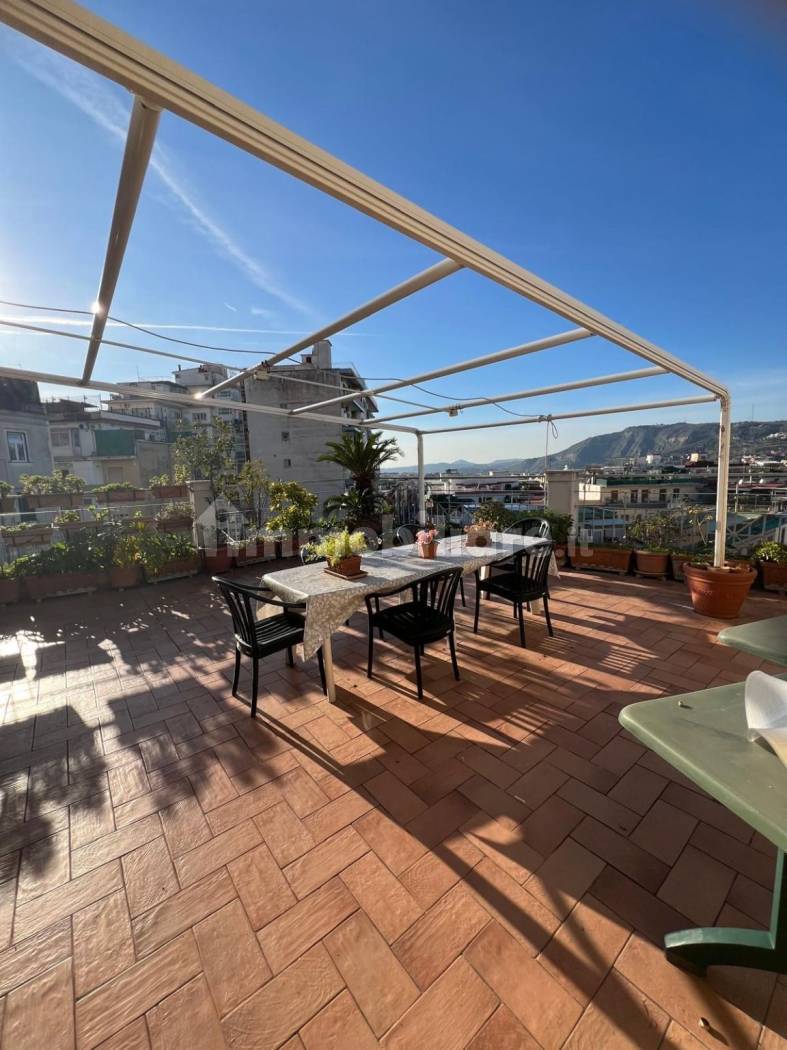 Appartamento in affitto a Napoli