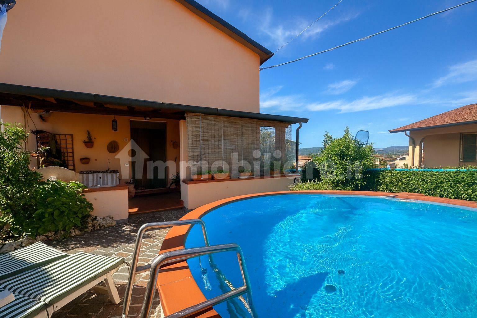 Villa in vendita a Castelnuovo Magra